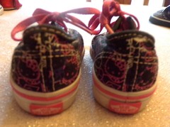VANS Off The Wall HELLO KITTY Toddler Sneaker Shoes Size 5 Pink Purple and Black