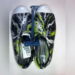 NWT Youth DSG (Dick’s Sporting Goods)Water shoes Gray, White and Green size 2.5Y