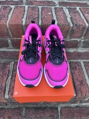 Ds Nike Cosmic Runner Size 4.5 (gs) Laser Fuchsia Pink