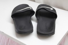 New Nike Kawa Black/White Slide (GS/PS) Sandals 819352-001 Size 6Y