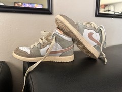 Nike Air Jordan 1 Mid SE Pink Oxford Jade Ice Kids Size 2.5Y DZ5359-100