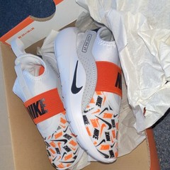 Nike Flex Runner 4 AOP (PS) White Orange Black Athletic Sneaker Kids Size 11.5