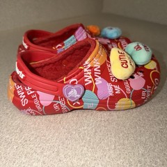 Crocs Sweethearts x Crocs Classic Clogs Youth C12 Valentines Day Limited Edition