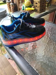 JIANDIAN LIGHT-UP (work) 2 roller wheels skate shoes EU Sz 39/ US 8 Charger incl
