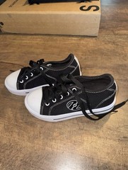 Heelys Classic X2 Black Canvas Roller Shoes Youth Size 1 Dual Wheel Skate Shoes