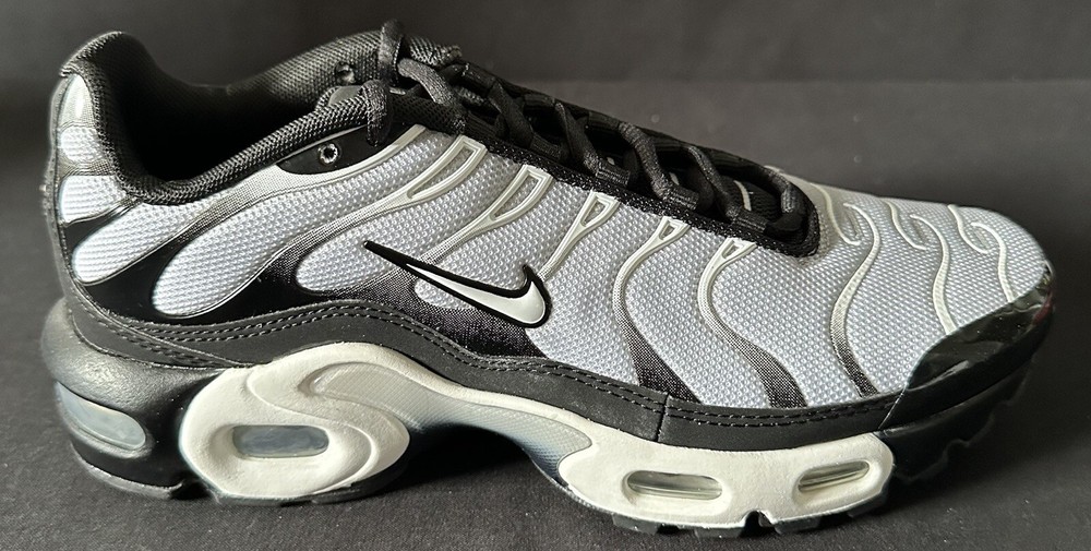 Nike Air Max Plus GS Black Metallic Silver Youth Sz 5.5y Women 7 New CD0609-018