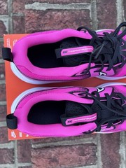 Ds Nike Cosmic Runner Size 4.5 (gs) Laser Fuchsia Pink