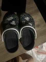 Crocs Unisex Classic Star Wars Clog With Jibbitz Baby Yoda/Grogu Youth Size 4