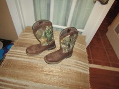 Magellan Outdoors 167265 Realtree Camo Brown Square Toe Boots Youth size 13