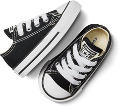Converse Kids‘ Chuck Taylor All Star Low Top, Black, 2 Infant 7J235