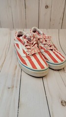Vans Where’s Waldo Lace Up Sneakers Kids Size 1