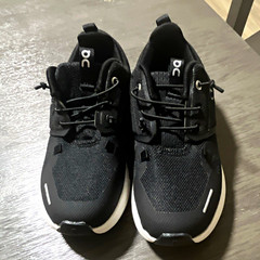 On Cloudsky Unisex Kids Black/White Mesh Lace-Up Sneakers US 2K EU 33.5