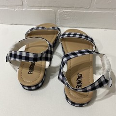 NEW – FABKIDS Gingham Platform Sandal – Kids Size 3 – BLACK