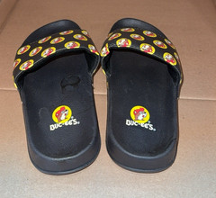 Buc-ee’s Bucees Slip On Sandal Shoes Size Kids Youth 1 PRE OWNED
