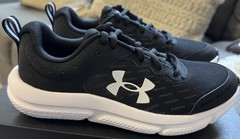 Under Armour Boys BGS Assert 10 Black / White Sneakers Size 4Y