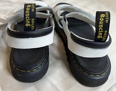 Kids Dr. Marten’s Adjustable White Leather Sandals Vossie J Size 3, Worn Twice