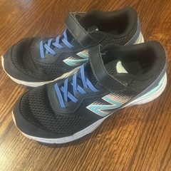 Girls New Balance Size 4.5