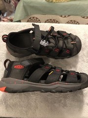 Keen Black & Red Big Kid Sandals Hiking Fishing Size 1
