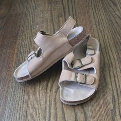 FABKIDS Beige Buckle Strap Flat Sandals Unisex Kids US 4 EU 37