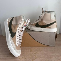 Nike Blazer Mid Beige/Green Kids Sneakers DQ0369-100- SZ 5 Y- W 6.5