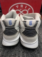 Nike Kyrie Infinity PS Youth Size 2.5Y White Iron Grey Basketball Shoes DD0332