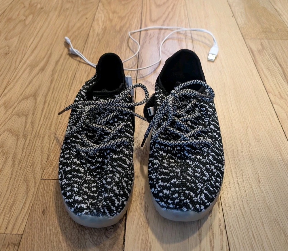 SlickKicks LED Light Up Sneakers Shoes Lace Up Athletic Kids Sz 2 Black & White
