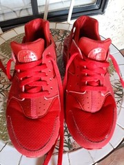 Nike Air Huarache Run Triple Red Running Shoes Style 654275-600 Youth Size 7Y 