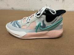 Nike Kyrie 8 Go GS Photon Dust Size 6Y