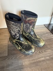Bogs Youth Size 5 Classic Mid Mossy Oak Waterproof Insulated Boots -30 F Camo