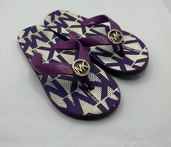 CHIC MICHAEL KORS MONOGRAM LOGO KIDS SANDALS! (SIZE 3-4Y)