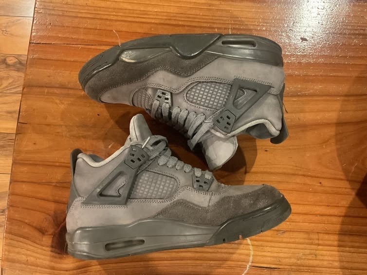 Jordan Air Jordan 4 Gray Leather Mid Top Sneaker Youth 7Y EU40 HM8965-001