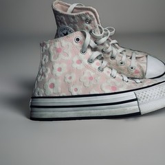 Converse Chuck Taylor All Star Platform Pink Floral High Tops 4Y or Women’s Sz 6