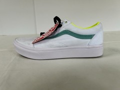NWT Vans Off The Wall Old Skool Comfy Cush Skate Shoes Juniors Size 5.5 White