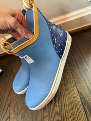 Xtratuf Boots Kids Size 4 Blue EUC