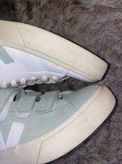 Veja Kids Hook & Loop Extra White Kids Shoe Mismatched Sneaker Size 5 In Exc Co