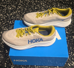 HOKA Rincon 4 Unisex Kids Running Sneaker Beige/Yellow/Blue US 7 MPN