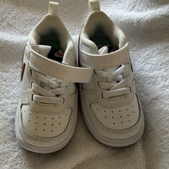 Nike Unisex Kids White Gold Sneakers Hook & Loop Lace Up Logo Low Top Flat