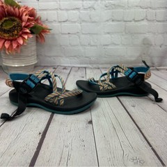 chaco Black Strappy Sandals Adjustable Straps kids sz 1 UNISEX bright stripe