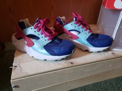 Size 5 (GS) – Nike Huarache Run Low