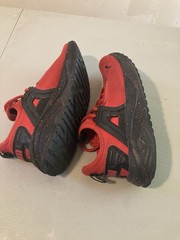 Red and Black PUMA Size 4.5 395487-01 Youth Red Upper Lace Up Sneakers Shoes