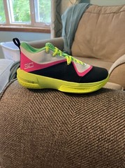 kids under armour gs sc 3zero iv size 4Y (3023918 102) no box