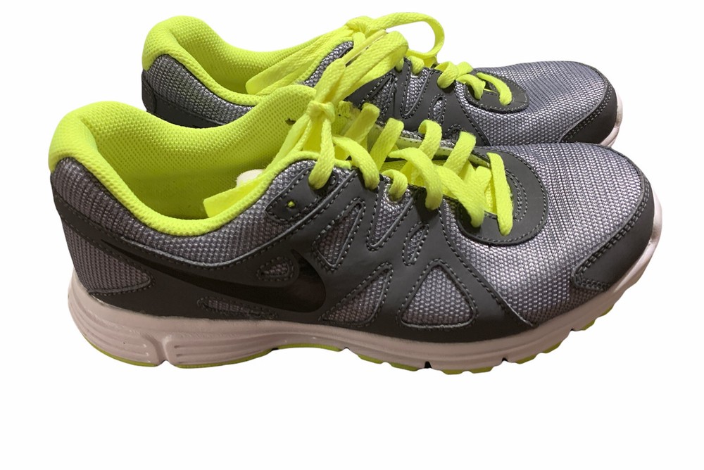 Nike Revolution 2 Youth gray/green/white walking sneakers Size 5.5Y