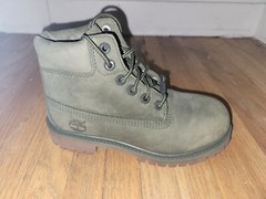 TIMBERLAND PREMIUM 6″ PREMIUM WATERPROOF BOOT DARK GREEN NUBUCK YOUTH 13.5