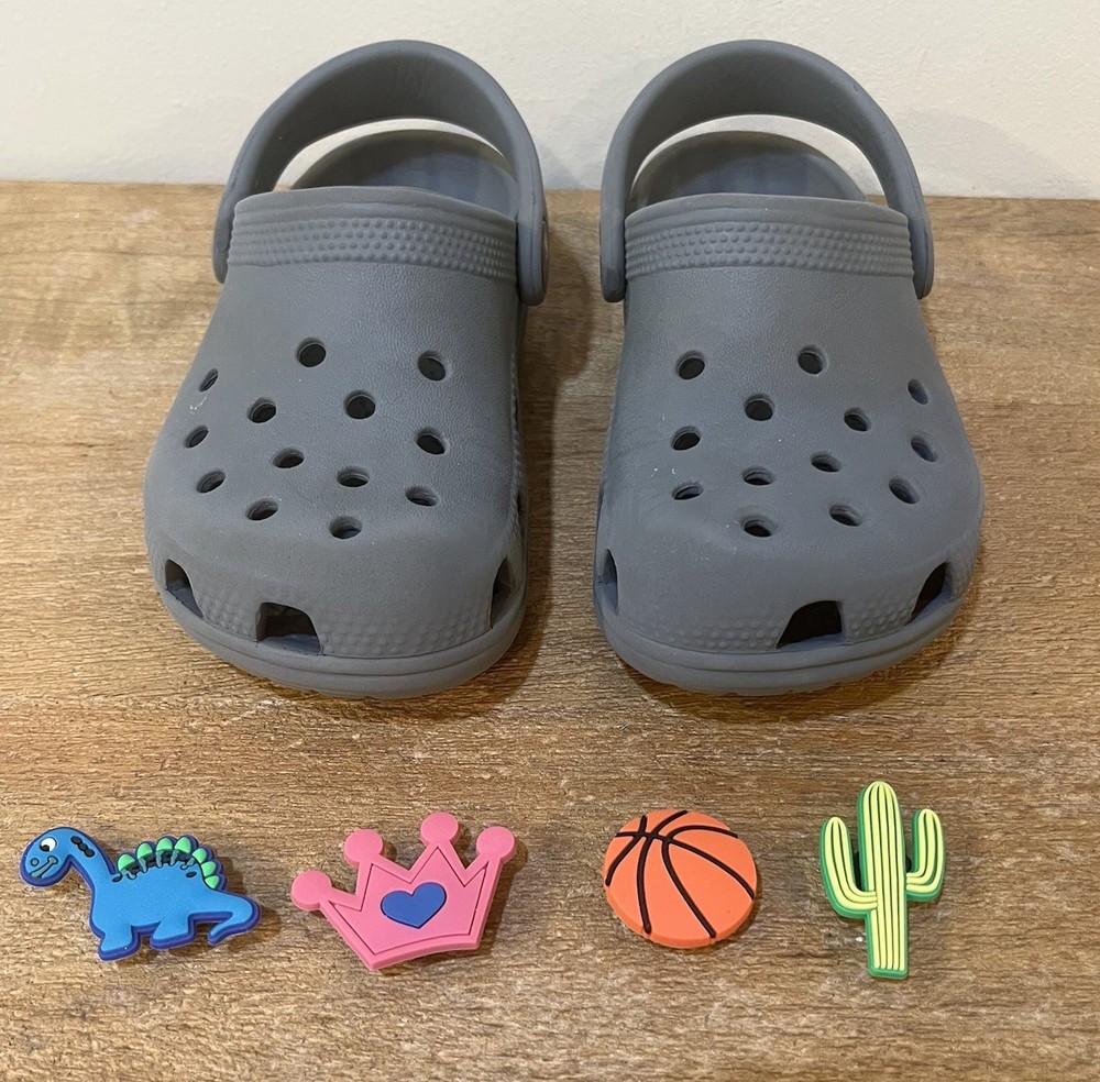 Crocs Kids C9 Gray Classic Clogs Sandals Slip On Shoes 4 Charms Jibbitz Included