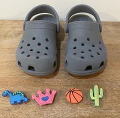 Crocs Kids C9 Gray Classic Clogs Sandals Slip On Shoes 4 Charms Jibbitz Included