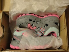 Girl’s Merrell Hydro Junior 2.0 Water Shoe Gray/Pink size 5 W
