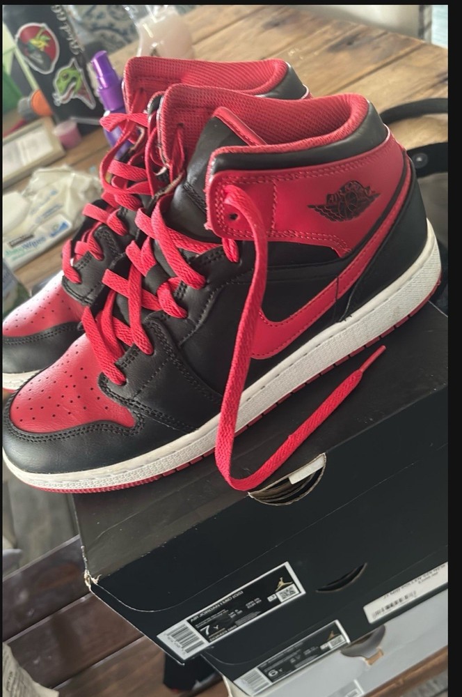 Size 7 (GS) – Jordan 1 Mid Alternate Bred