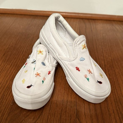 Vans Kids 11.5 White Embroidered Nature Slip-On Shoes – Bees & Bugs