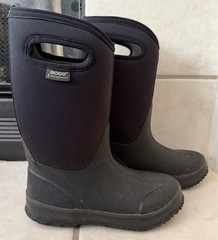 Bogs Classic High Handle Pull On Black Youth Kids Rain Snow Boots Size 4 EUC