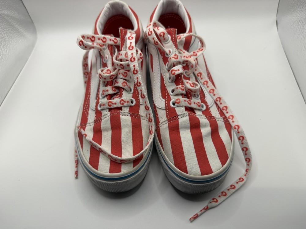 Vans x Where’s Waldo Striped Old Skool Sk8 Kid’s Size 2.5 Sneakers Red White